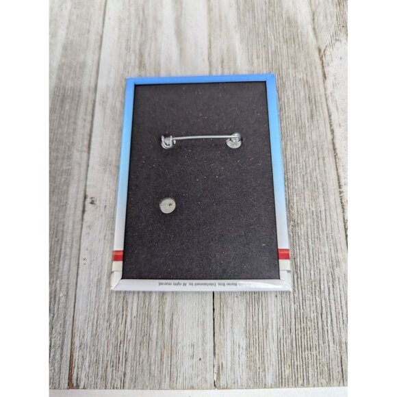 2005 Warner Bros "Racing Stripes" Zebra Enamel Pin Badge 2x1.5 Inches - Picture 2 of 5